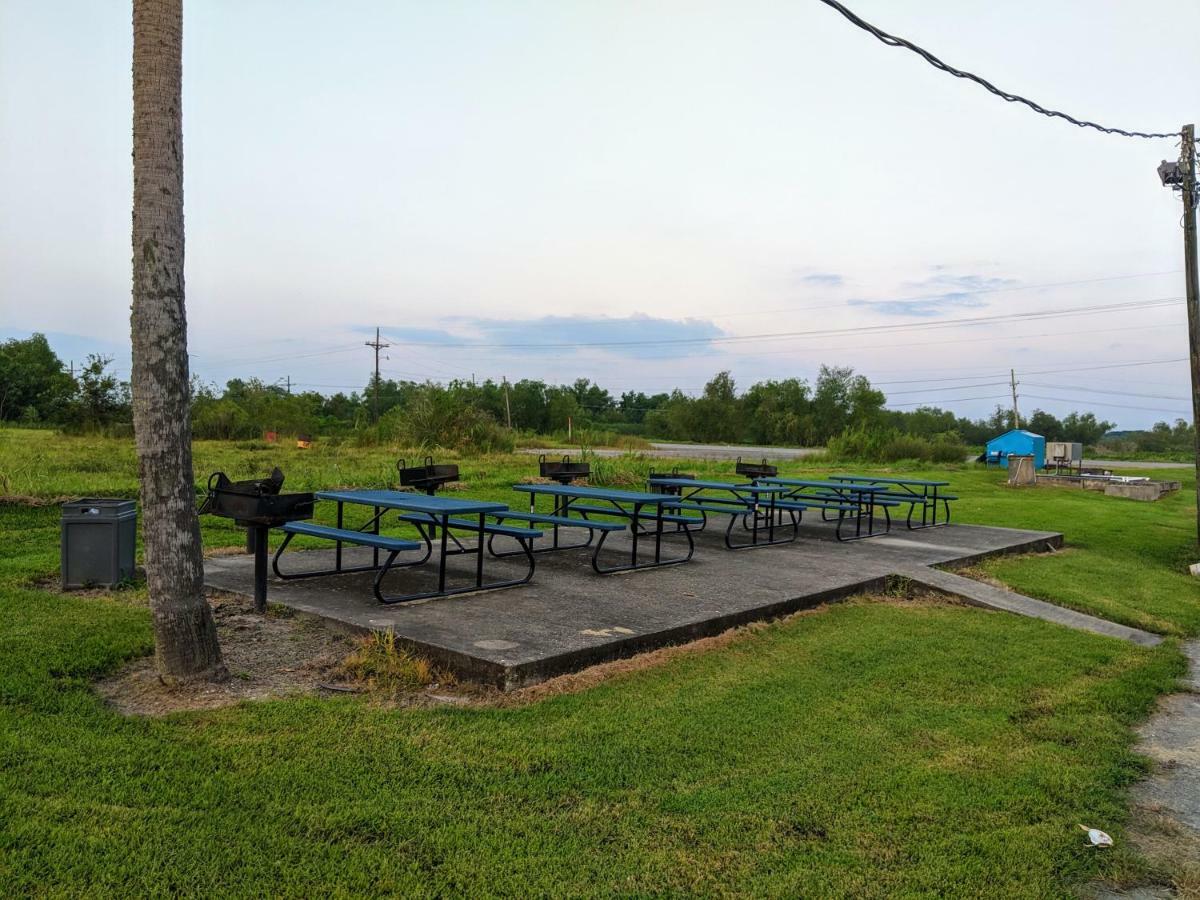Lake Houmas Inn Dış mekan fotoğraf